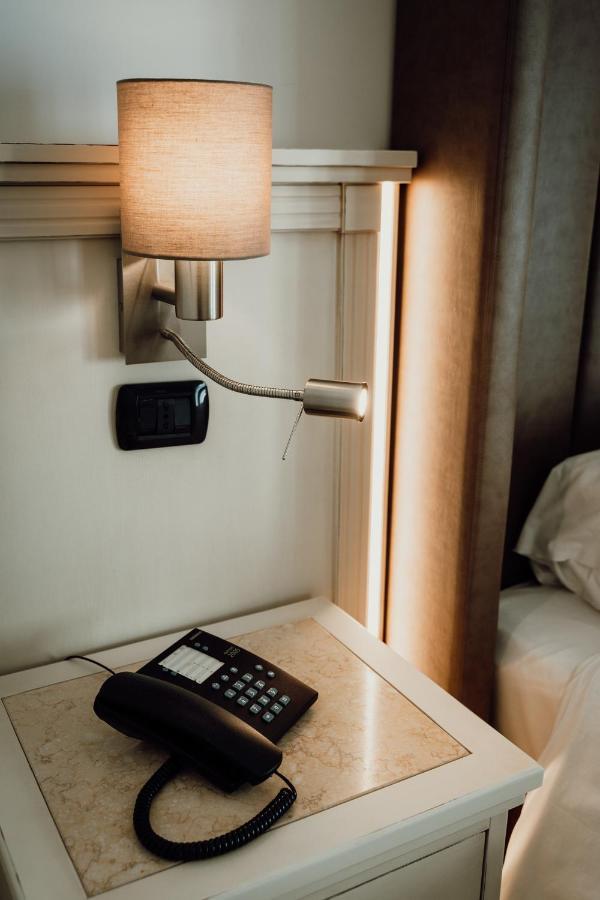 פורטו צ'זראו Hotel Falli מראה חיצוני תמונה