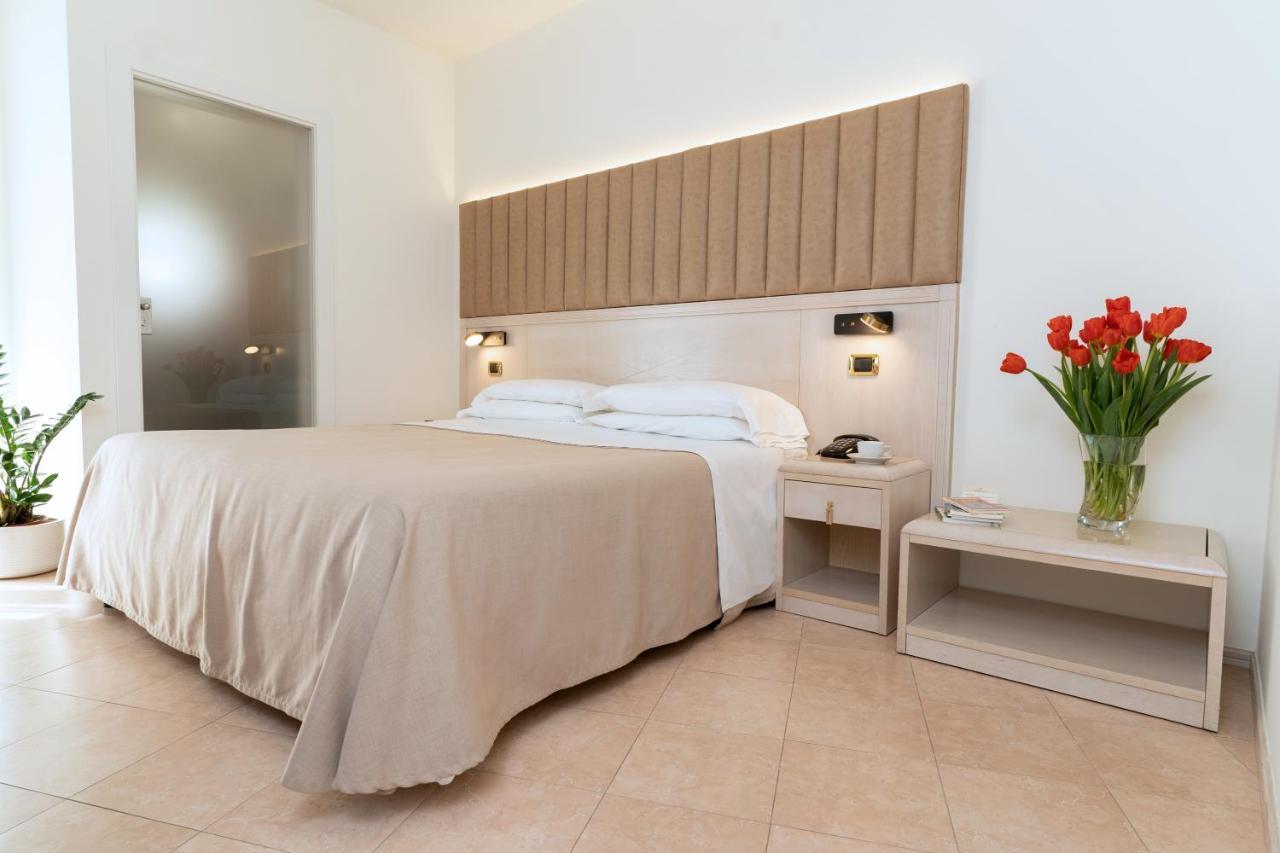 פורטו צ'זראו Hotel Falli מראה חיצוני תמונה